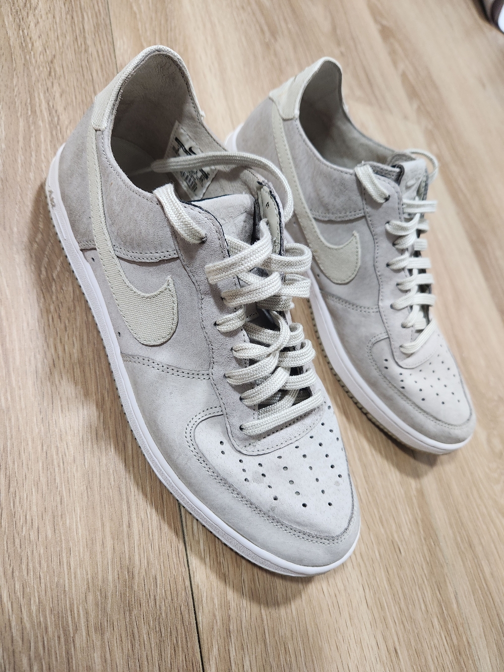 Nike Air Size 9.. 26cm..